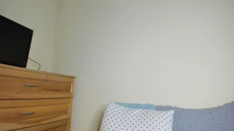 Snapshot of badmodel_ chatting on January 22, 8:17 pm Name online show from January 22, 8:17 pm