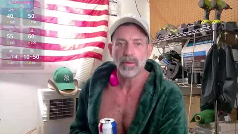 Snapshot of badnightwolf chatting on October 28, 3:58 pm Silver online show from October 28, 3:58 pm