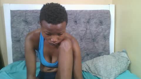 Snapshot of bads_hornies chatting on December 20, 10:06 pm bads_hornies online show from December 20, 10:06 pm