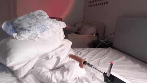 Snapshot of badsusan chatting on September 16, 3:13 pm Susie online every day except weekends lets use FACK MACHINE in pvt online show from September 16, 3:13 pm