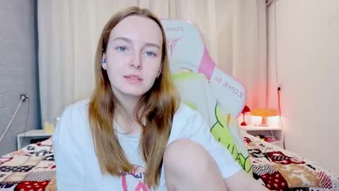 Snapshot of bae_cake_ chatting on December 1, 2:33 pm Alice online show from December 1, 2:33 pm