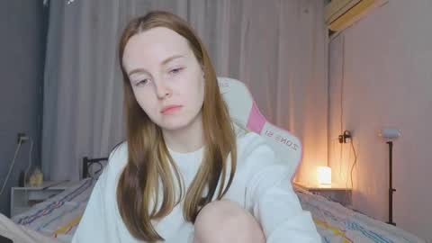 Snapshot of bae_cake_ chatting on May 13, 2:58 pm Alice online show from May 13, 2:58 pm