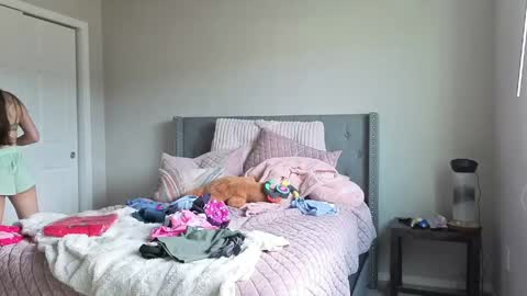 bambifarrina online show from April 21, 2:23 pm