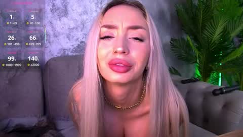 Snapshot of bambikayy chatting on November 19, 8:25 am Bambi online show from November 19, 8:25 am