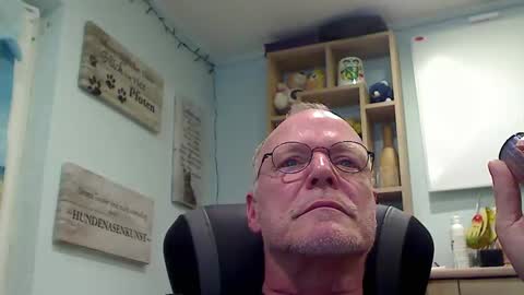 Bobby online show from April 21, 7:17 pm