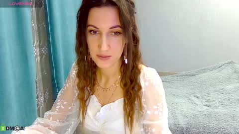 Emma online show from November 5, 9:59 pm