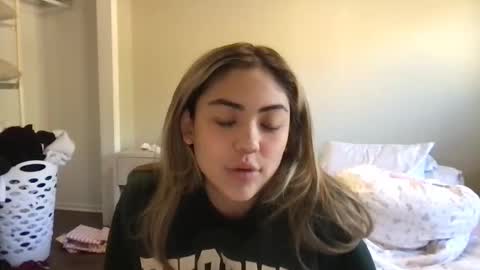 Elle online show from December 4, 10:07 pm