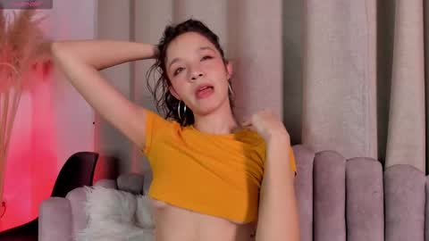 Snapshot of barbara_twerk chatting on November 13, 11:03 pm Barbara online show from November 13, 11:03 pm