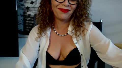 BARBARA DOMME online show from October 1, 3:29 pm