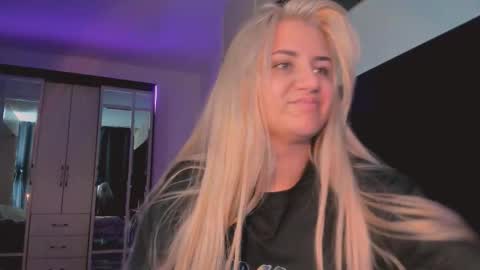 barbarasiren online show from October 12, 4:06 pm