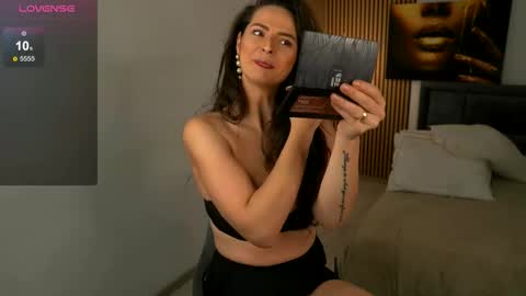 Snapshot of barbaraxoxox chatting on October 13, 5:07 am barbaraxoxox online show from October 13, 5:07 am