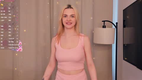 Snapshot of barberahuelsman chatting on February 19, 8:43 am Mikki online show from February 19, 8:43 am