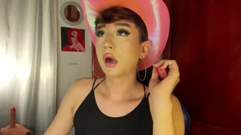 Snapshot of barbie_boy_ chatting on September 25, 7:56 am I work from home this is my room 3 online show from September 25, 7:56 am