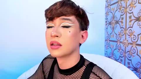 Snapshot of barbie_boy_ chatting on November 4, 5:17 am I work from home this is my room 3 online show from November 4, 5:17 am