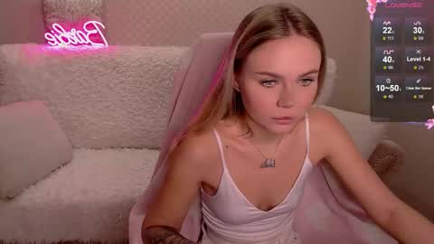 Snapshot of barbie_lillie chatting on November 11, 3:17 am Lilli 3 online show from November 11, 3:17 am