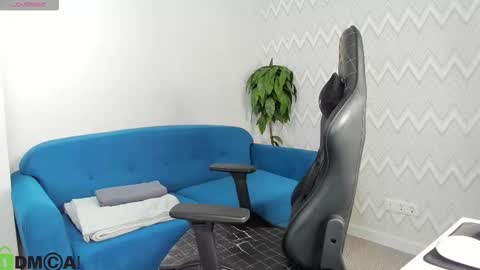 Snapshot of barbie_lis chatting on November 26, 1:06 am LisGTM2 Mon-Thu Sat 0100am-0700am online show from November 26, 1:06 am