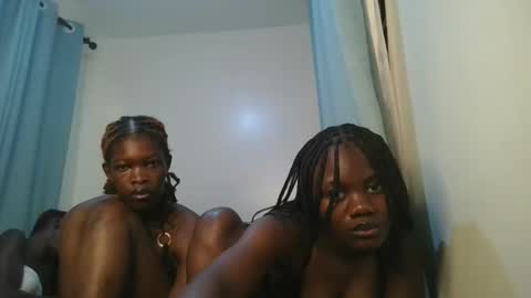 Snapshot of barbie_queen2 chatting on March 12, 2:01 pm queen online show from March 12, 2:01 pm