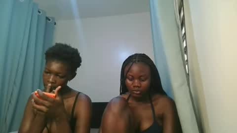 Snapshot of barbie_queen2 chatting on March 23, 10:08 am queen online show from March 23, 10:08 am