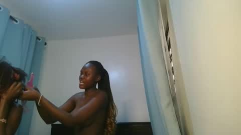Snapshot of barbie_queen2 chatting on March 26, 11:27 am queen online show from March 26, 11:27 am