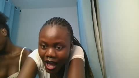 Snapshot of barbie_queen2 chatting on March 26, 11:32 pm queen online show from March 26, 11:32 pm