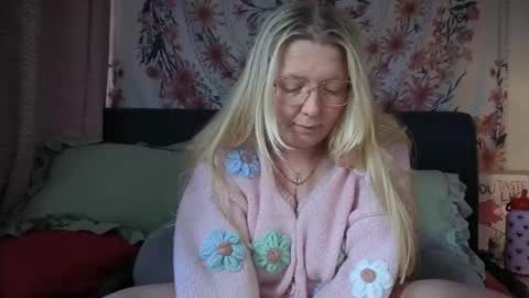 barbiegirl966 online show from April 14, 9:37 am