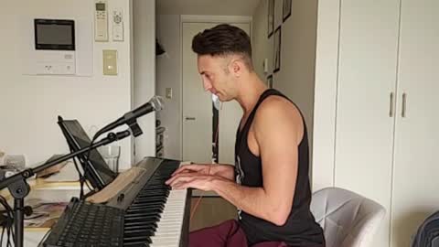 Snapshot of barebritpianist chatting on December 19, 3:13 am BareBritPianist online show from December 19, 3:13 am