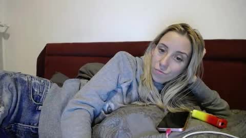 Lena online show from February 6, 7:40 pm