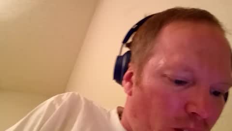 Snapshot of barniemay1 chatting on October 2, 1:12 am barniemay1 online show from October 2, 1:12 am