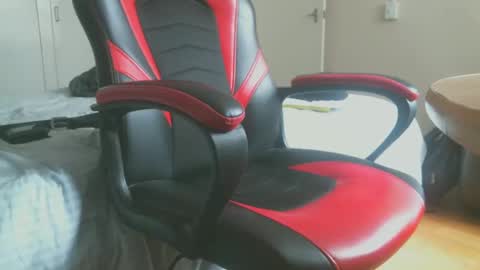 Snapshot of baronminuit69 chatting on December 29, 7:50 am baronminuit69 online show from December 29, 7:50 am