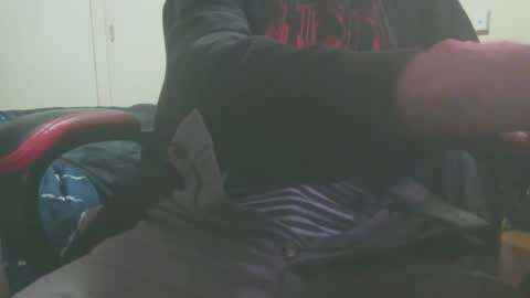 Snapshot of baronminuit69 chatting on November 10, 11:53 am baronminuit69 online show from November 10, 11:53 am