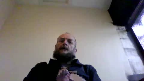 Snapshot of basiccamguy chatting on January 1, 9:39 am basiccamguy online show from January 1, 9:39 am