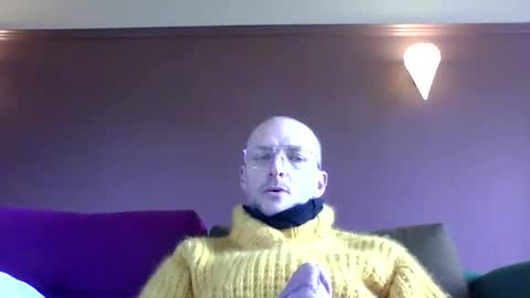 Snapshot of basiccamguy chatting on January 13, 11:52 am basiccamguy online show from January 13, 11:52 am