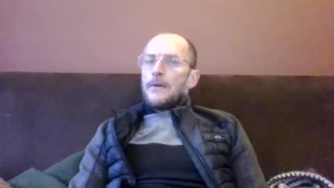 Snapshot of basiccamguy chatting on February 10, 8:09 am basiccamguy online show from February 10, 8:09 am