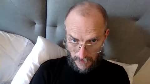 Snapshot of basiccamguy chatting on October 10, 1:10 pm basiccamguy online show from October 10, 1:10 pm