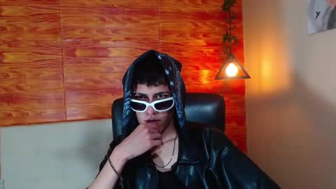 Snapshot of bastiaan_28 chatting on February 17, 6:20 am Bastian online show from February 17, 6:20 am