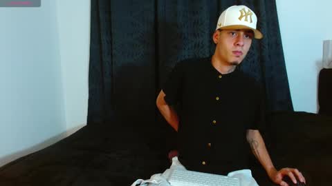 Snapshot of bastiaan_28 chatting on December 2, 12:16 am Bastian online show from December 2, 12:16 am