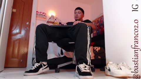 Bastian Independent Model online show from December 15, 5:13 am