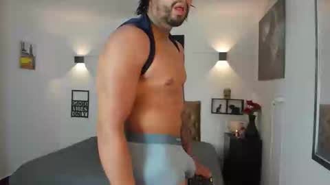 Snapshot of bastian_jones1 chatting on September 30, 10:26 pm bastian_jones1 online show from September 30, 10:26 pm