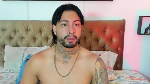 Snapshot of bastian_jones1 chatting on October 12, 5:23 pm bastian_jones1 online show from October 12, 5:23 pm