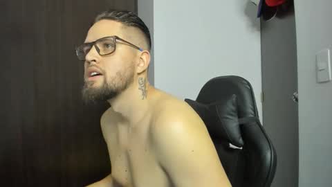 bastianwatson10 online show from November 5, 5:35 pm