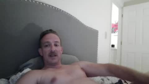 Snapshot of batboy2121 chatting on November 25, 1:05 am babtboy2121 online show from November 25, 1:05 am