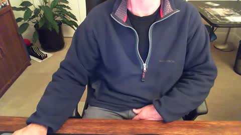 Snapshot of batebro13 chatting on December 12, 2:11 pm BateBro13 online show from December 12, 2:11 pm