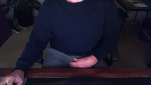 Snapshot of batebro13 chatting on December 13, 3:21 pm BateBro13 online show from December 13, 3:21 pm