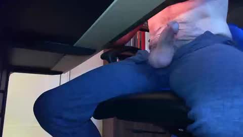 Snapshot of batebro13 chatting on October 13, 2:28 pm BateBro13 online show from October 13, 2:28 pm