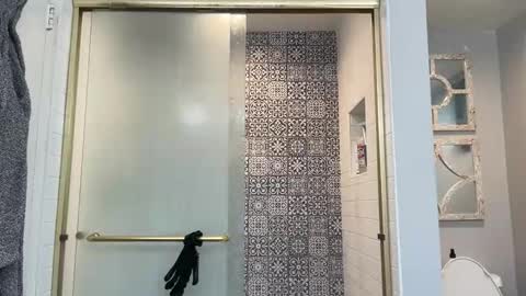 Snapshot of batman25326 chatting on December 21, 12:53 am batman25326 online show from December 21, 12:53 am