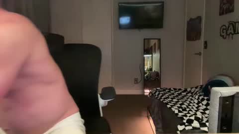 Snapshot of batman25326 chatting on January 1, 7:41 am batman25326 online show from January 1, 7:41 am