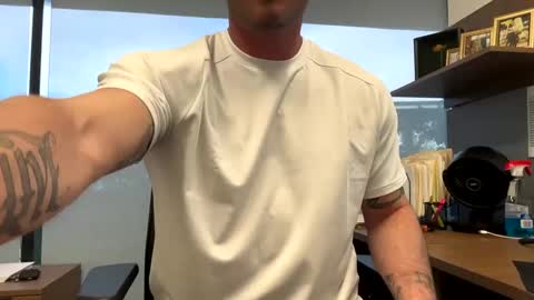 Snapshot of batman25326 chatting on January 16, 10:34 pm batman25326 online show from January 16, 10:34 pm