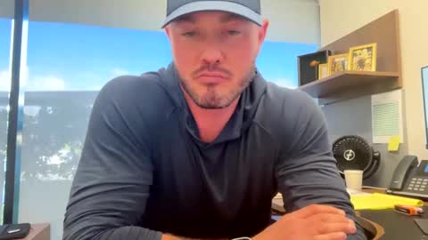 Snapshot of batman25326 chatting on February 11, 9:46 pm batman25326 online show from February 11, 9:46 pm