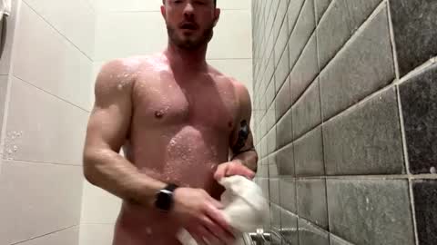 Snapshot of batman25326 chatting on February 12, 3:29 am batman25326 online show from February 12, 3:29 am