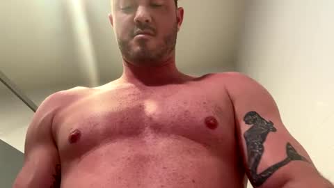 Snapshot of batman25326 chatting on February 27, 10:31 pm batman25326 online show from February 27, 10:31 pm